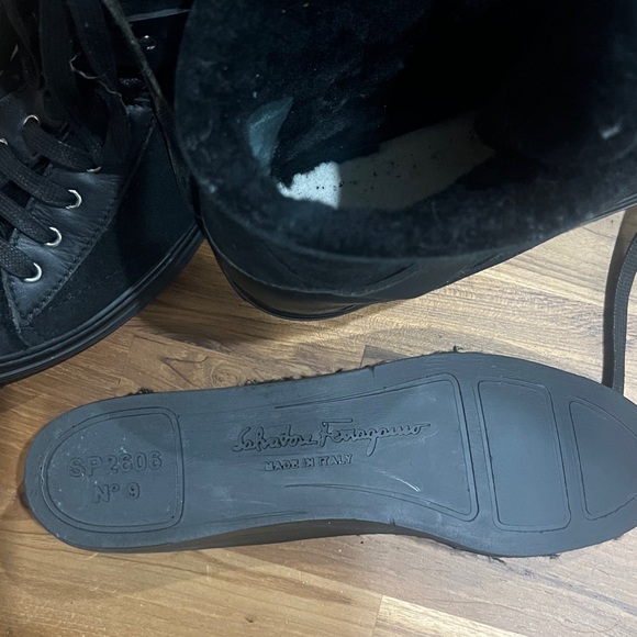 Salvatore Ferragamo high top sneaker booties size US 9 with real shearling - Picture 8 of 11